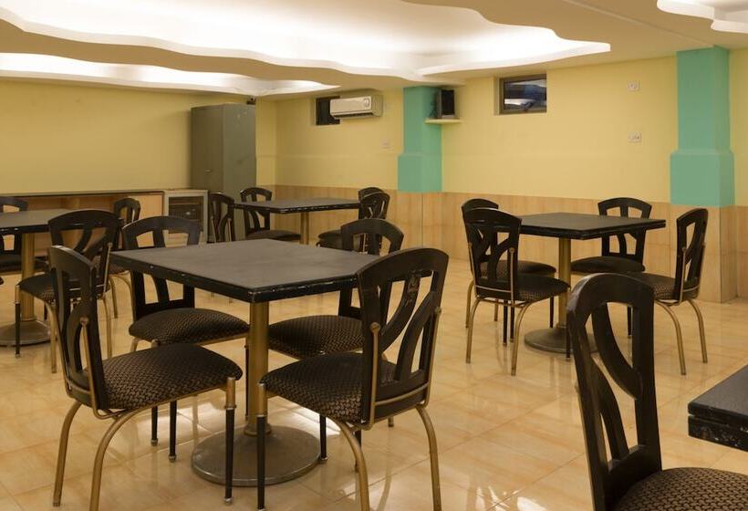 Отель Mint Salisbury Park