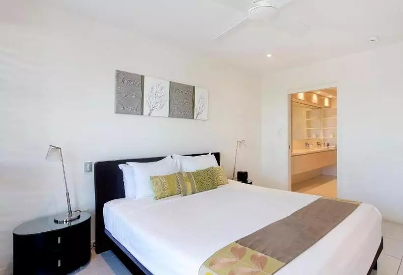 בית מלון כפרי Offshore Noosa Resort