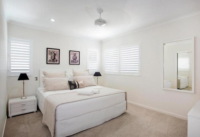 ホテル Offshore Noosa Resort