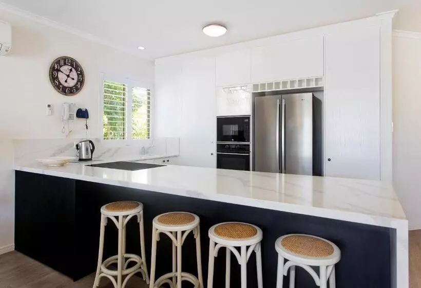 בית מלון כפרי Offshore Noosa Resort