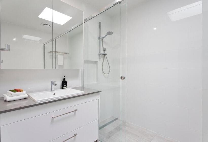 ホテル Offshore Noosa Resort