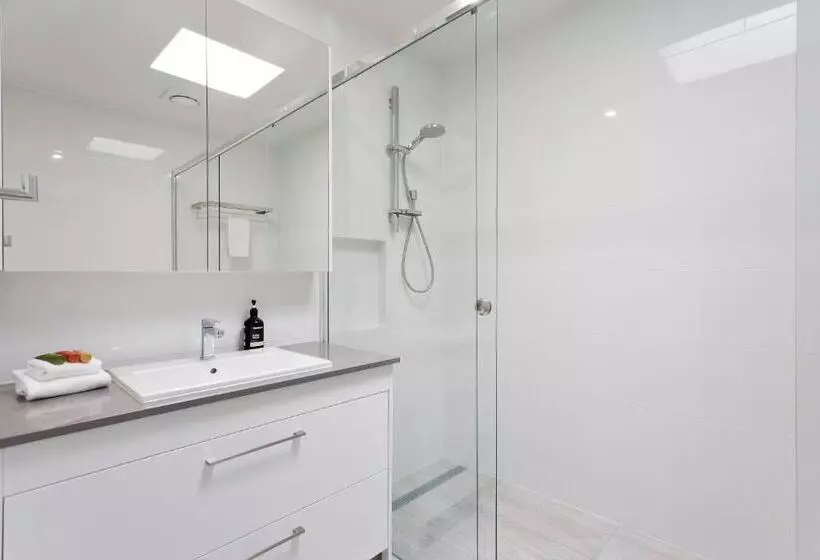 בית מלון כפרי Offshore Noosa Resort