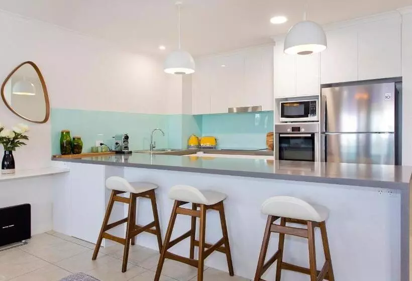 בית מלון כפרי Offshore Noosa Resort