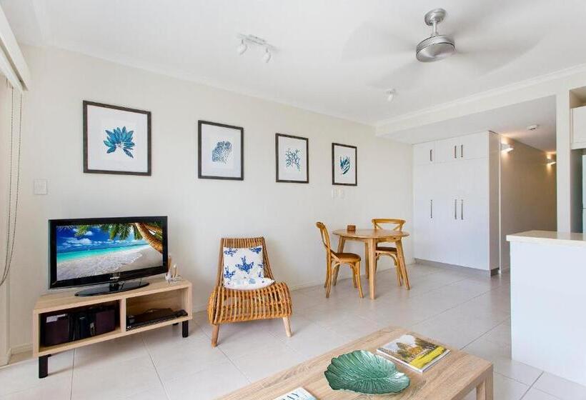 ホテル Offshore Noosa Resort