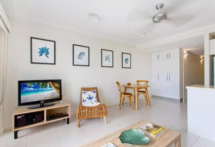 בית מלון כפרי Offshore Noosa Resort