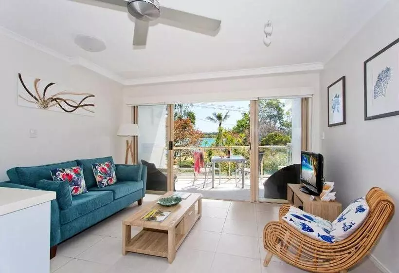 בית מלון כפרי Offshore Noosa Resort