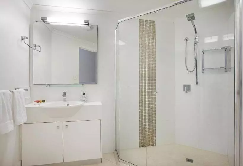 בית מלון כפרי Offshore Noosa Resort