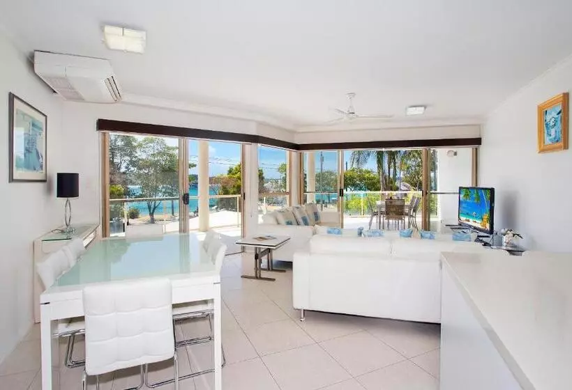 בית מלון כפרי Offshore Noosa Resort