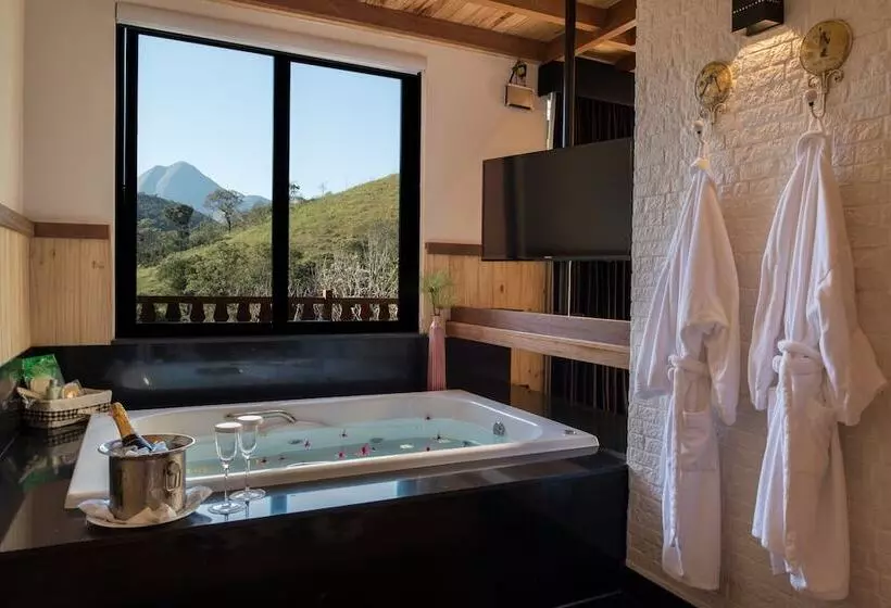 Hotelli Quinta Da Paz Resort