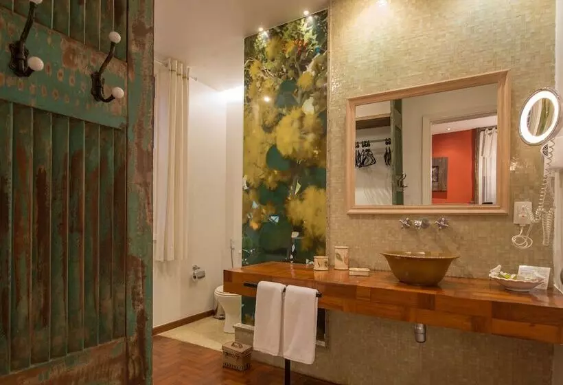 Hotelli Quinta Da Paz Resort