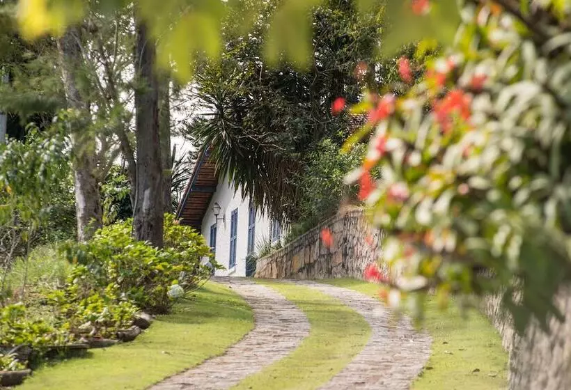 Hotelli Quinta Da Paz Resort