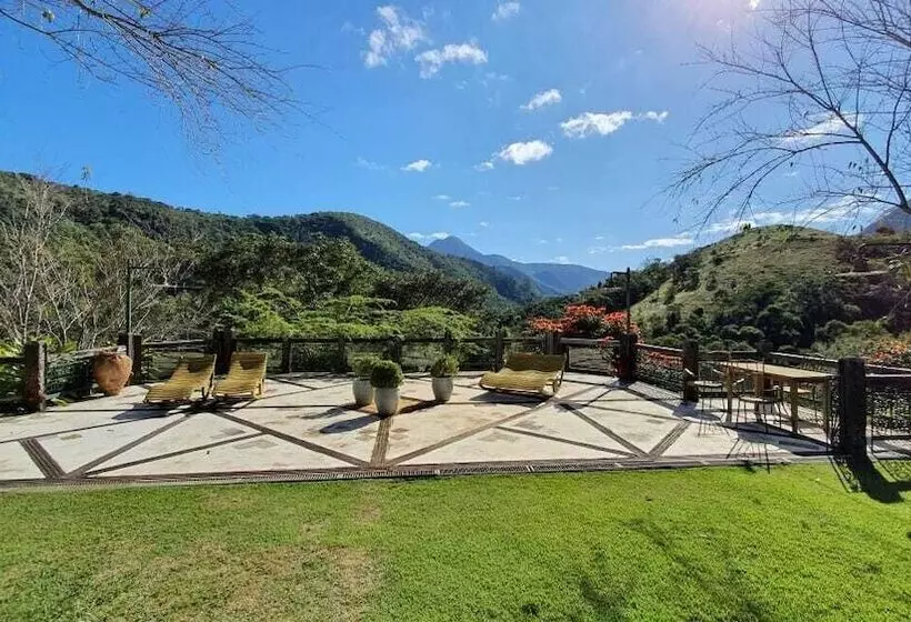 Hotelli Quinta Da Paz Resort