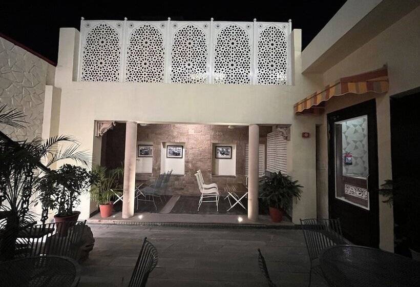 בית מלון כפרי Ratnawali – A Vegetarian Heritage