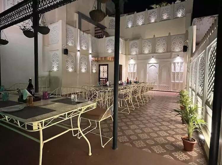 هتل Ratnawali – A Vegetarian Heritage