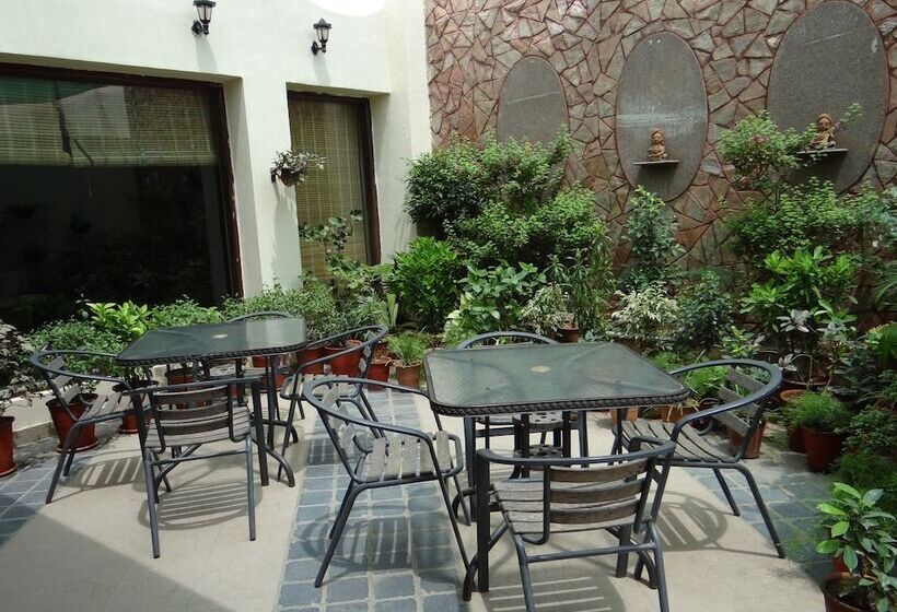 בית מלון כפרי Ratnawali – A Vegetarian Heritage