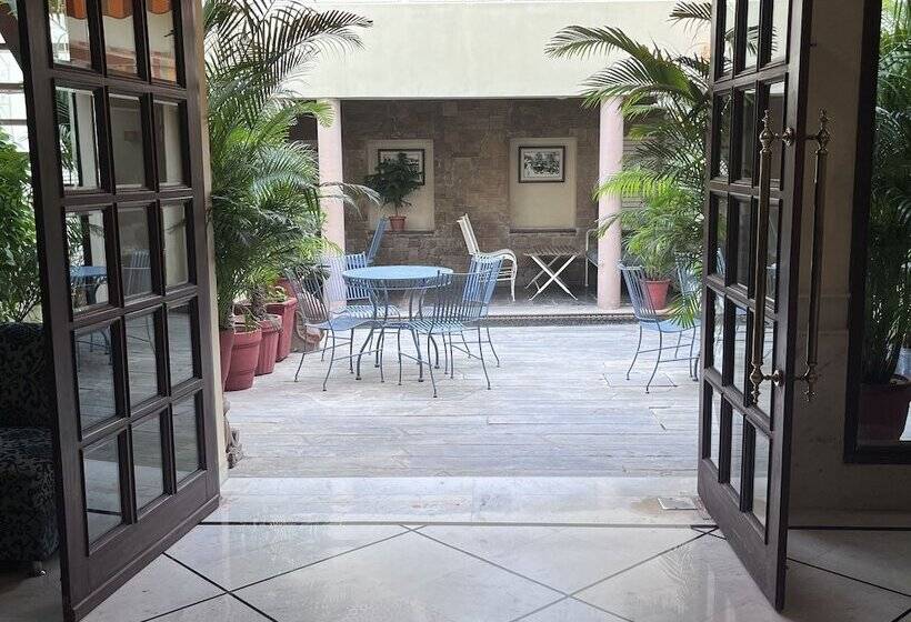 בית מלון כפרי Ratnawali – A Vegetarian Heritage