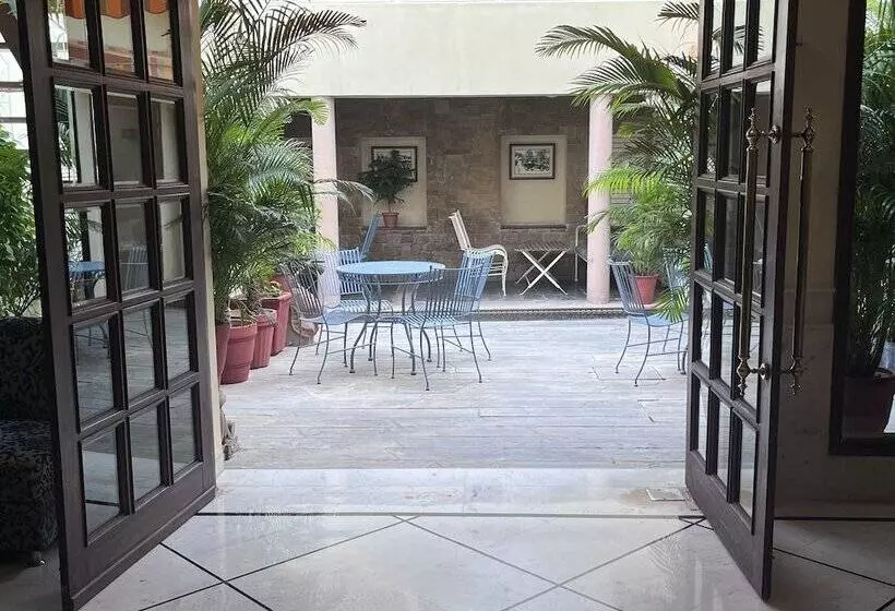 هتل Ratnawali – A Vegetarian Heritage