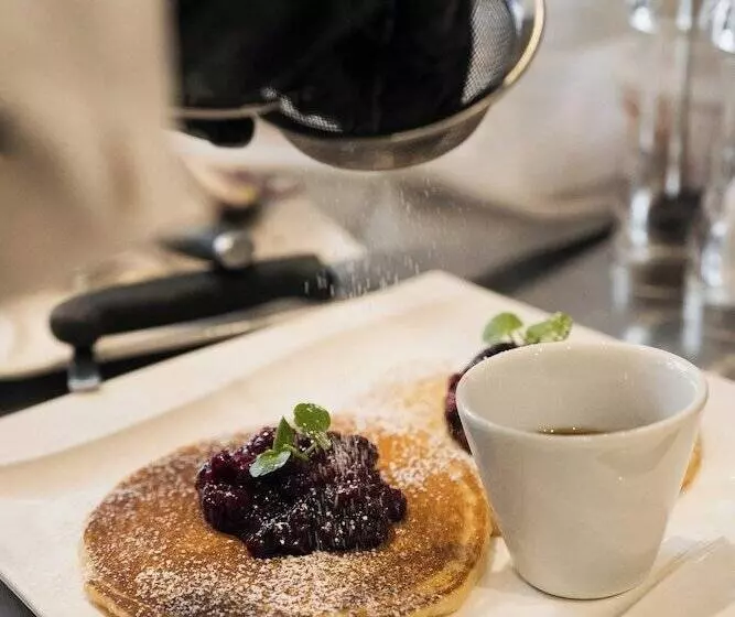 فندق Square Townhouse