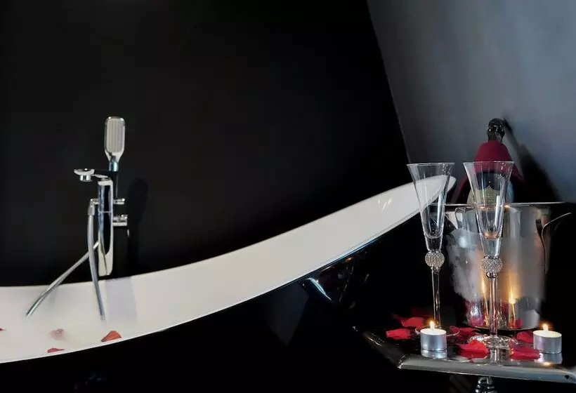 فندق Square Townhouse