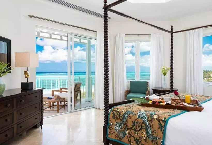 هتل West Bay Club