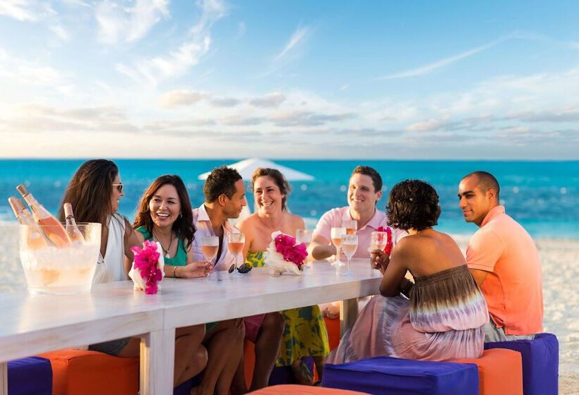 هتل West Bay Club