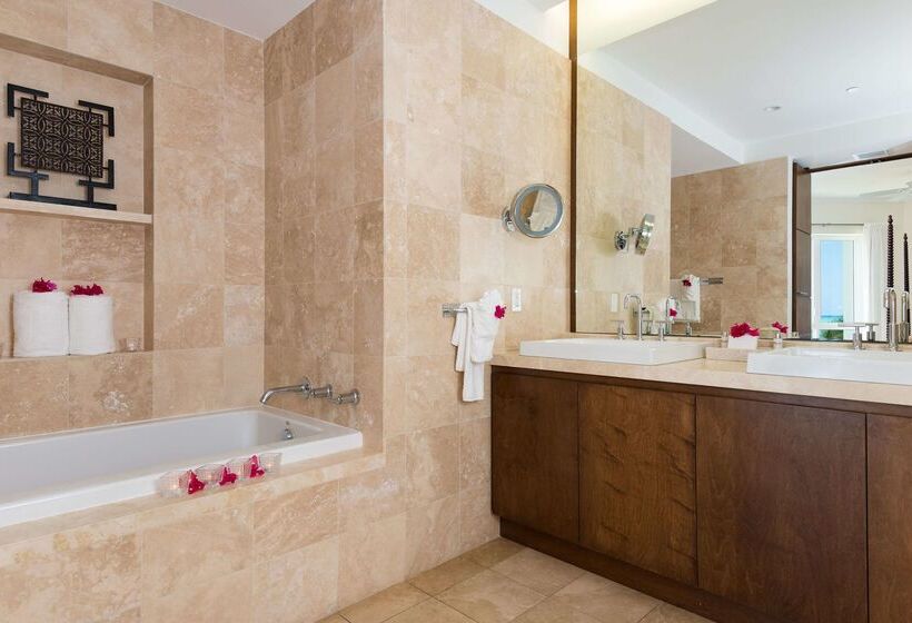 هتل West Bay Club