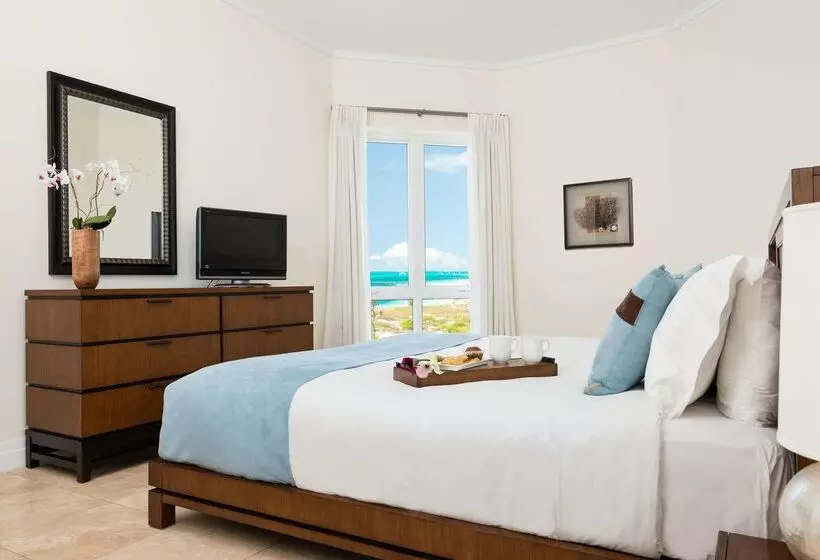 هتل West Bay Club