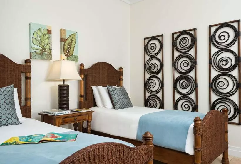 هتل West Bay Club