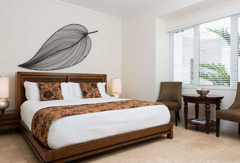 هتل West Bay Club