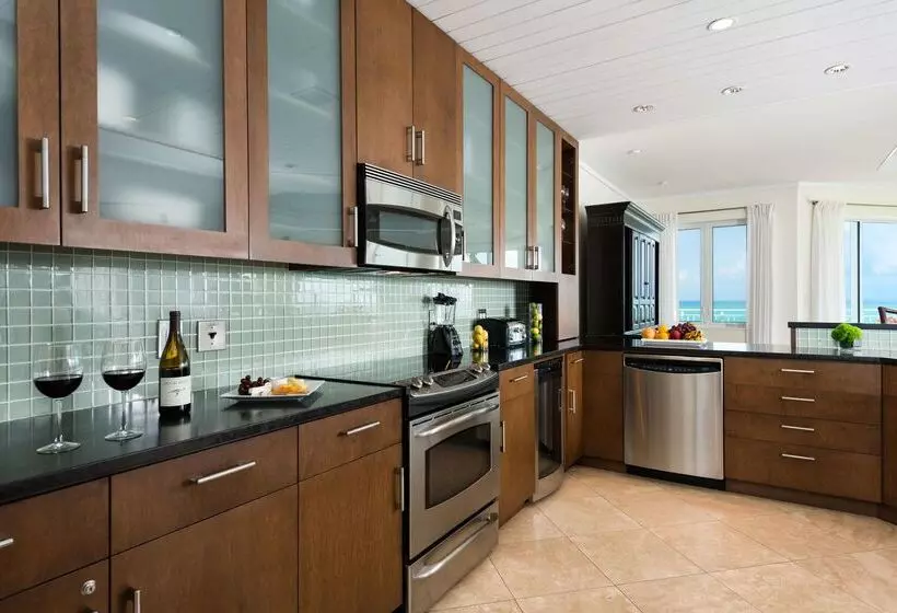 هتل West Bay Club