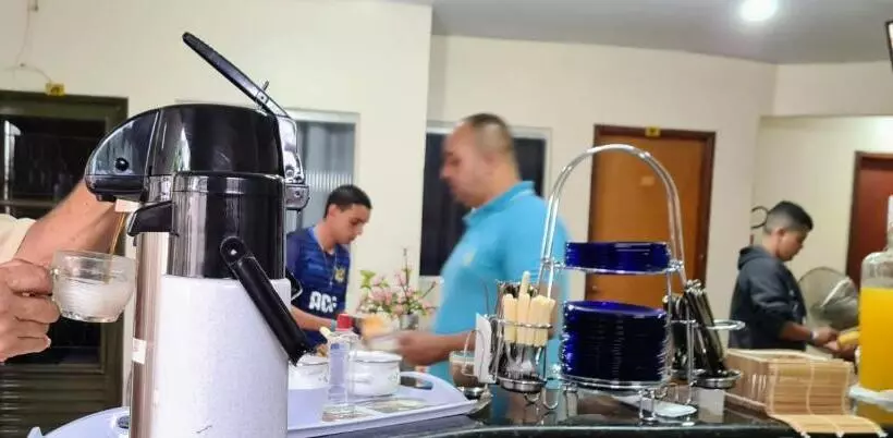 Retkeilymaja Pousada Romeiros Do Pai Eterno   Santuario Basilica De Trindade