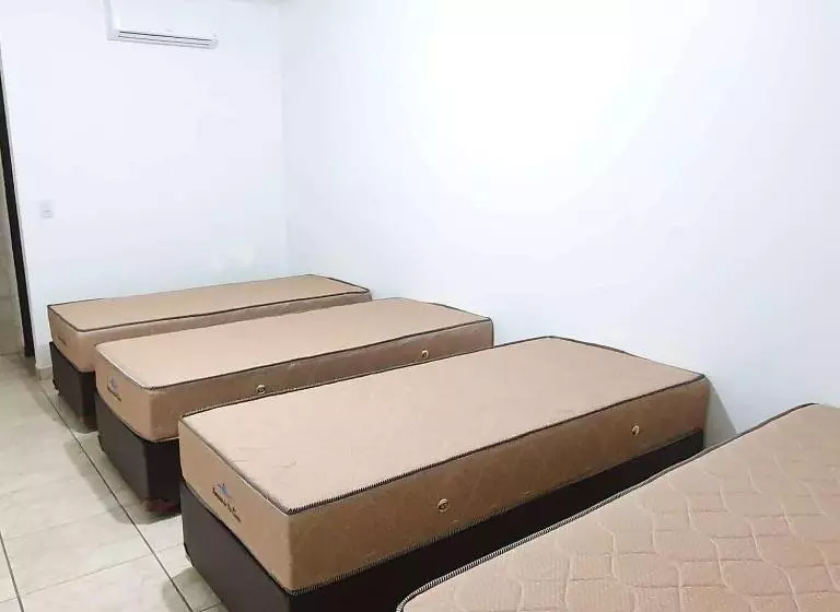 Retkeilymaja Pousada Romeiros Do Pai Eterno   Santuario Basilica De Trindade