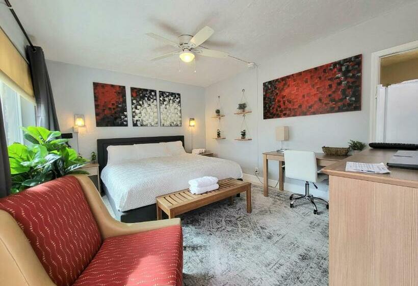 Barefoot Mailman Motel