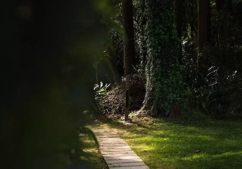 ベッドアンドブレックファースト Landescape Furnas