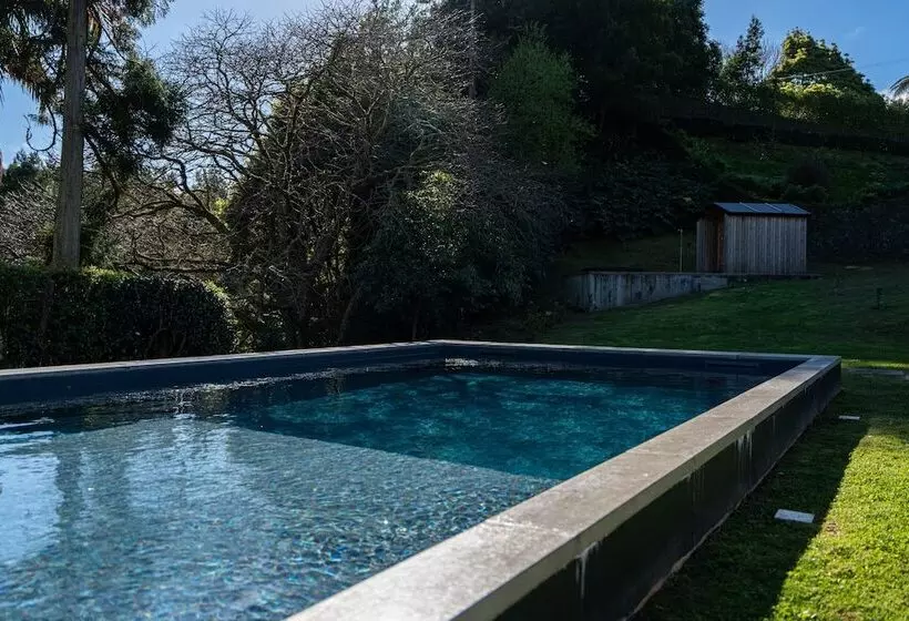 ベッドアンドブレックファースト Landescape Furnas