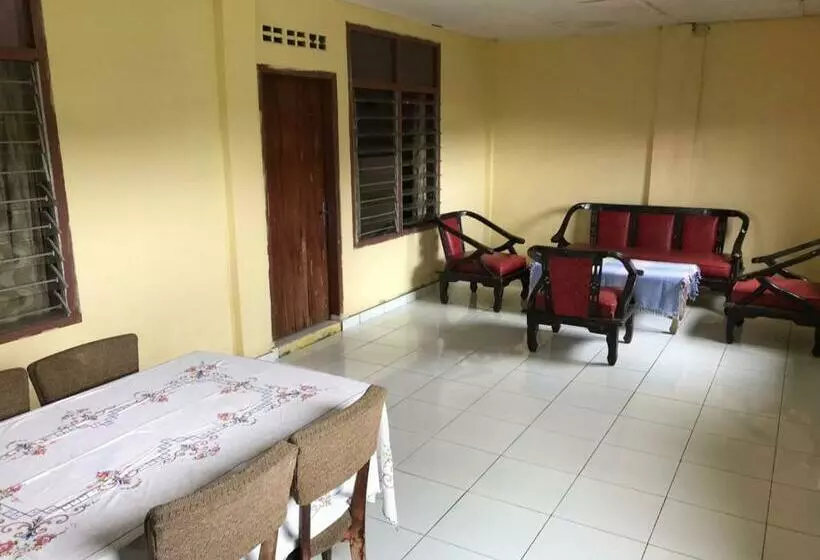 Hotelli Miranda At Desa Wisata Berastagi