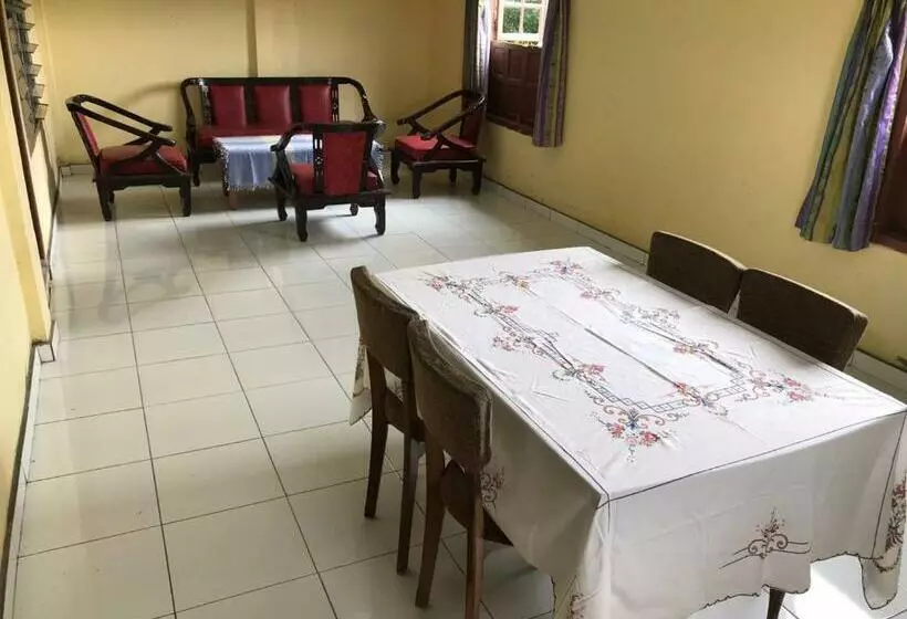 Hotelli Miranda At Desa Wisata Berastagi