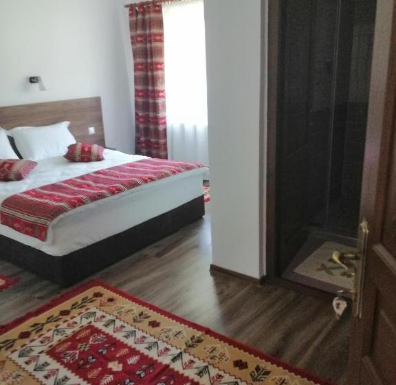 Pensiunea Plai Strabun