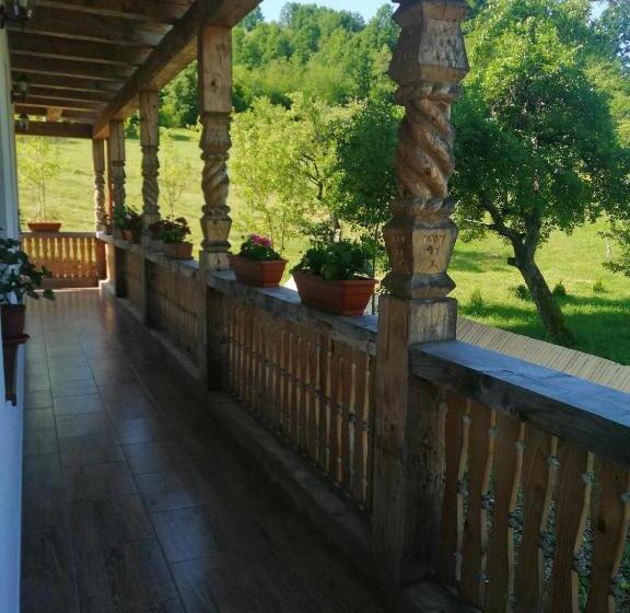 Pensiunea Plai Strabun