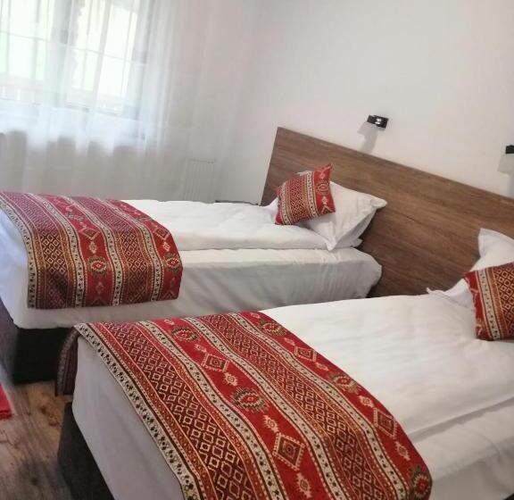 Pensiunea Plai Strabun