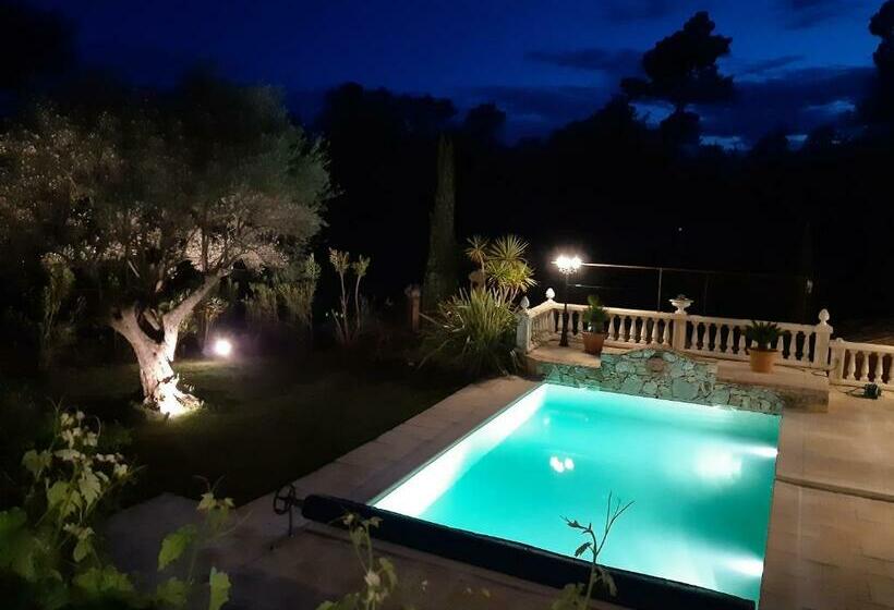 مبيت وإفطار Villa Xanadu