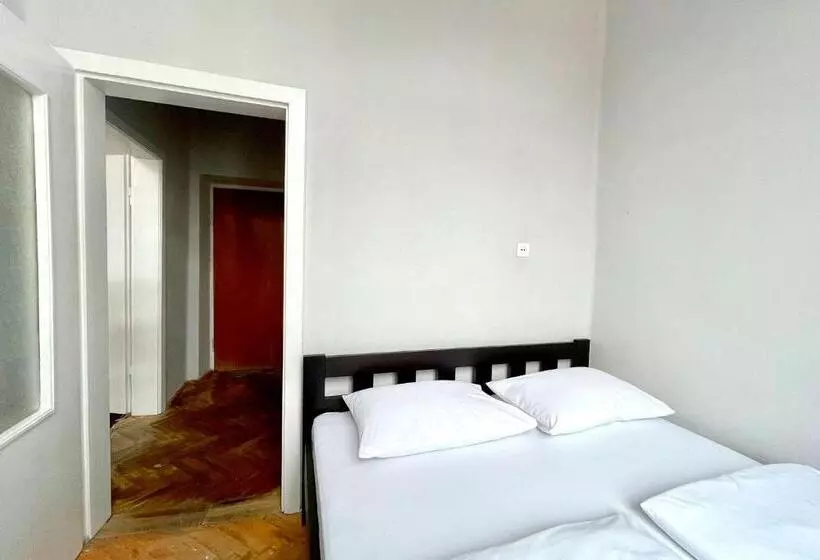 Khust Hostel