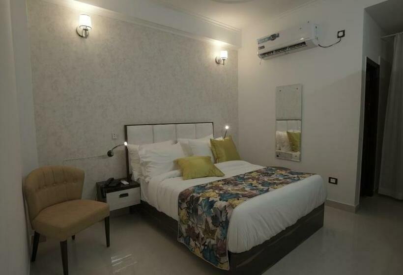 M K Hotel And Restaurant