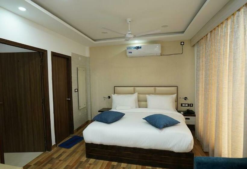 M K Hotel And Restaurant