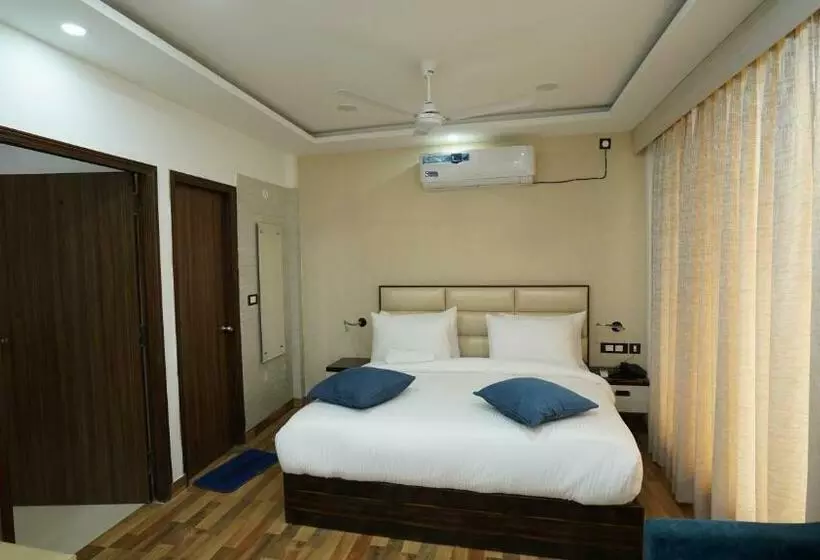 M K Hotel And Restaurant