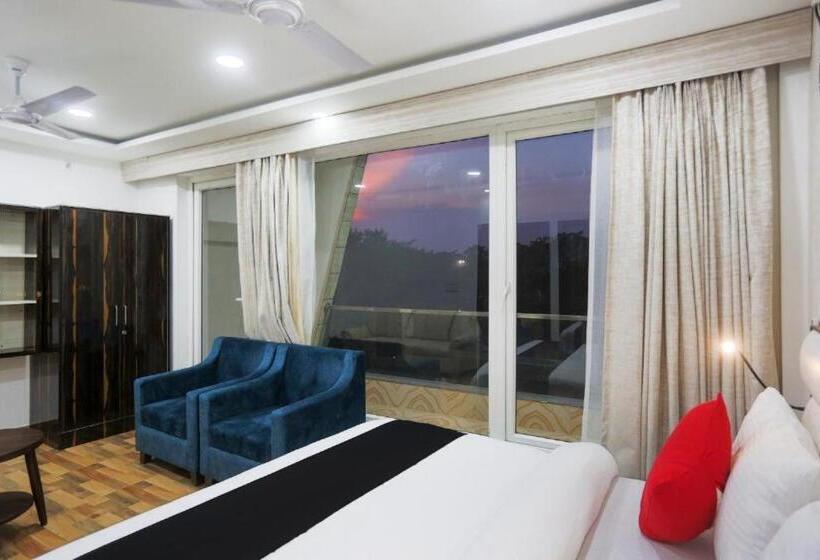 M K Hotel And Restaurant