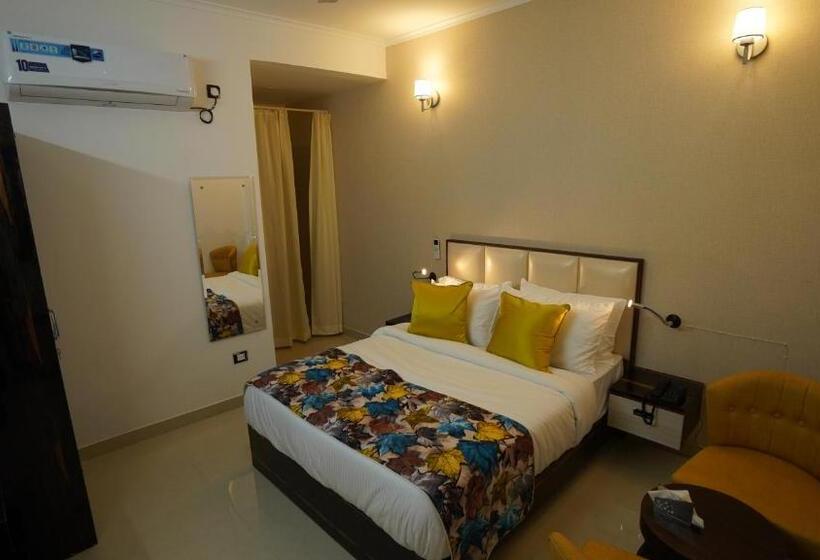 M K Hotel And Restaurant