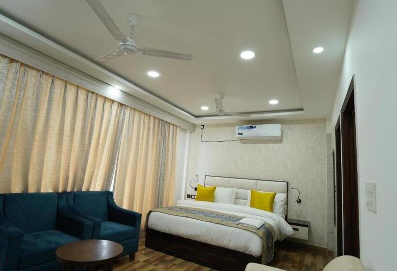 M K Hotel And Restaurant