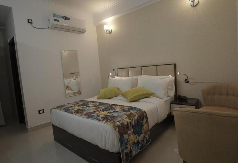 M K Hotel And Restaurant