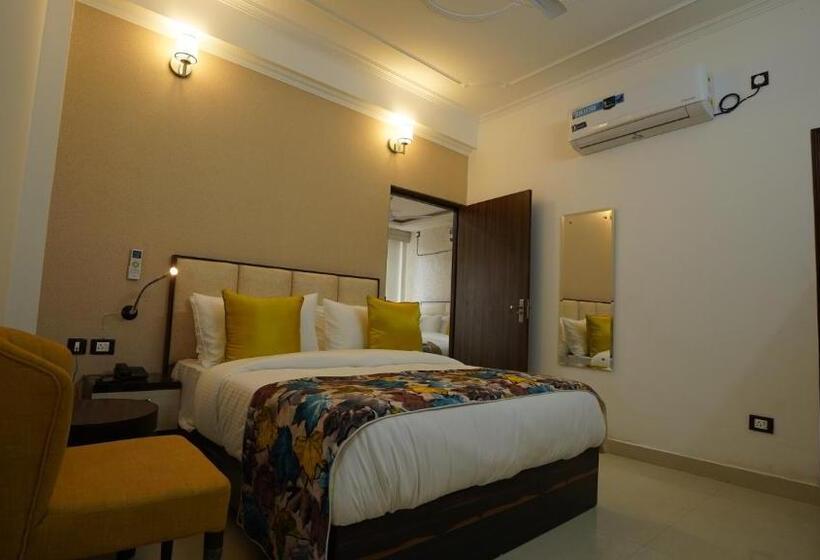 M K Hotel And Restaurant